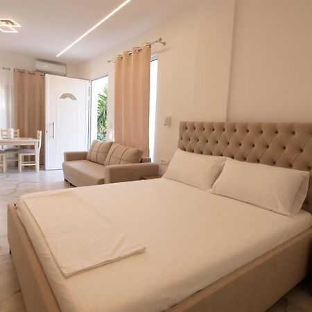 Blue Mare Apartments Sarandë Esterno foto