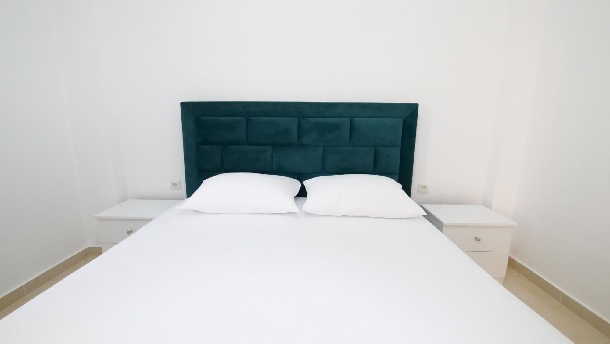 Blue Mare Apartments Sarandë Esterno foto