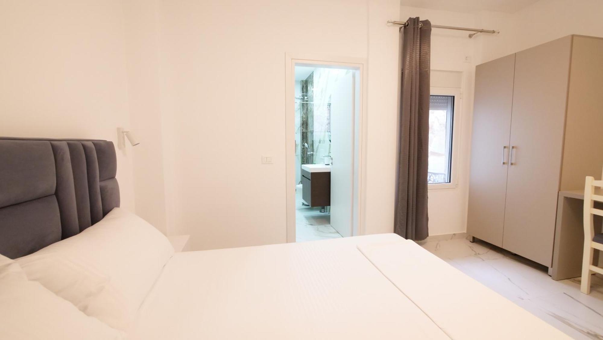Blue Mare Apartments Sarandë Esterno foto