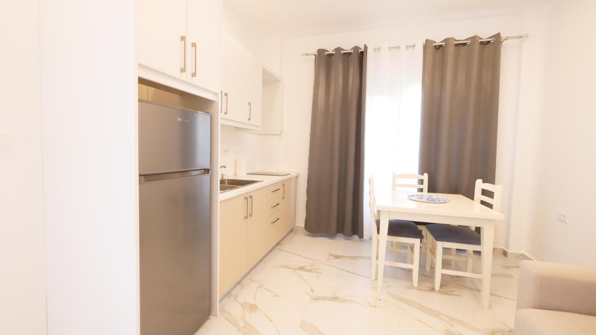 Blue Mare Apartments Sarandë Esterno foto