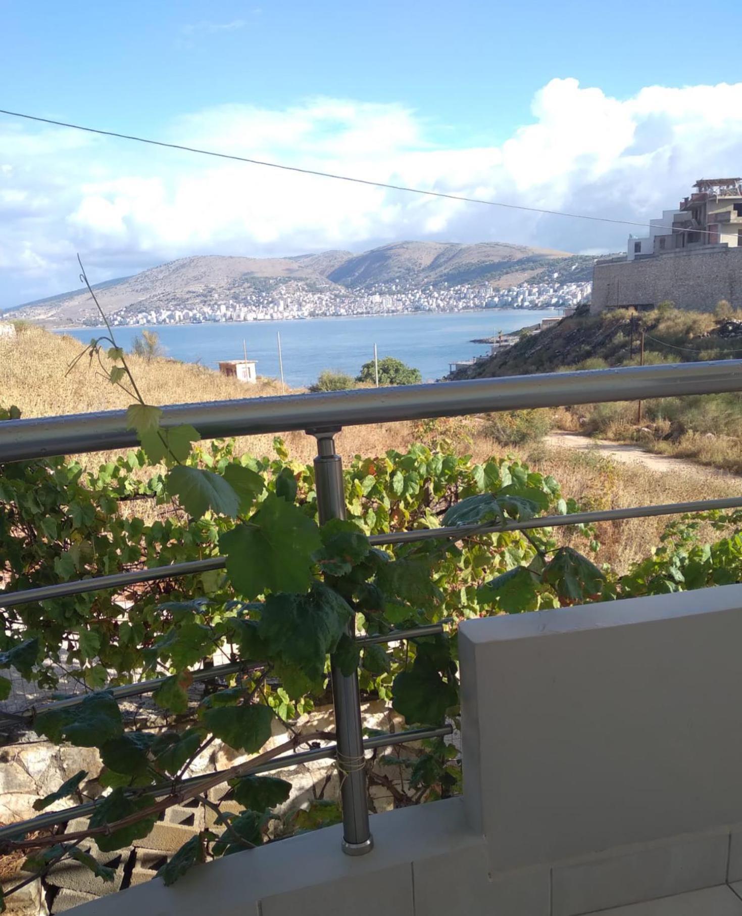 Blue Mare Apartments Sarandë Esterno foto