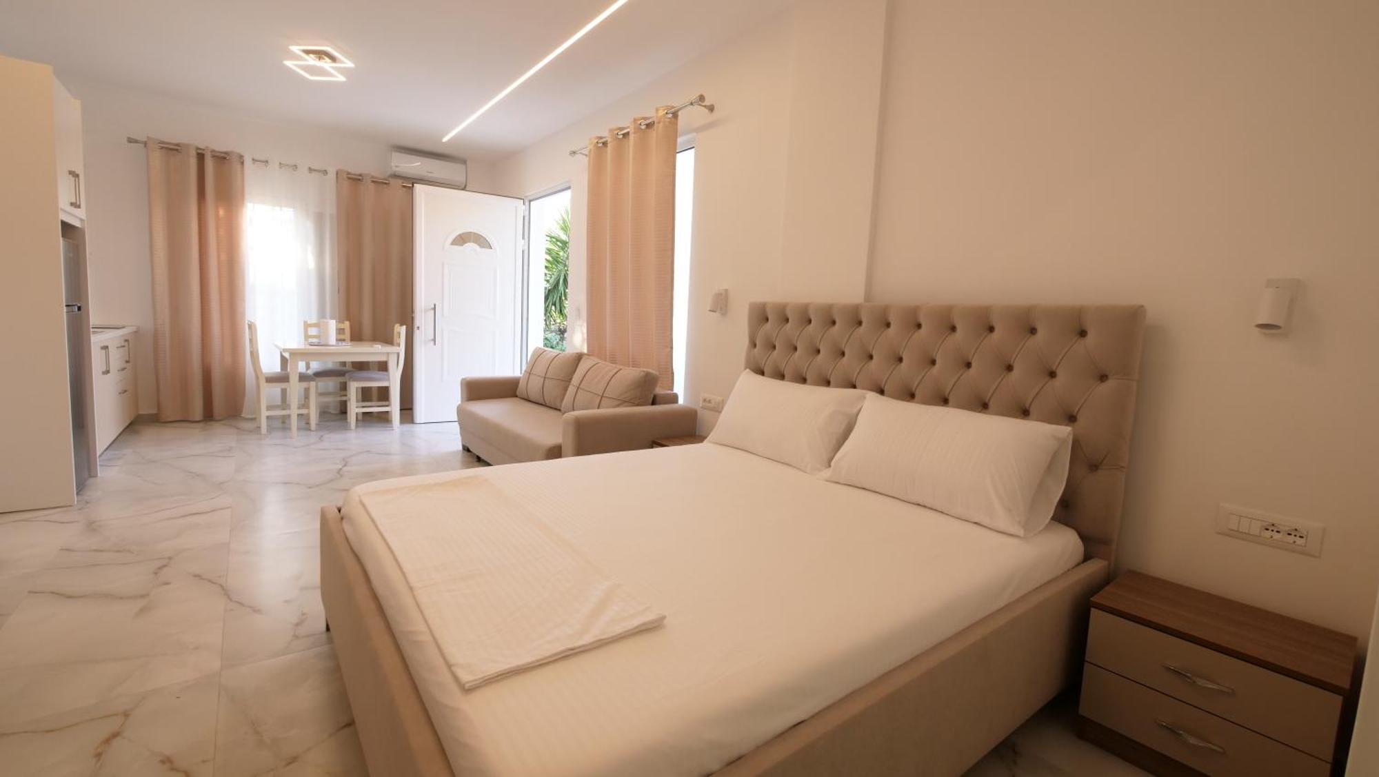 Blue Mare Apartments Sarandë Esterno foto