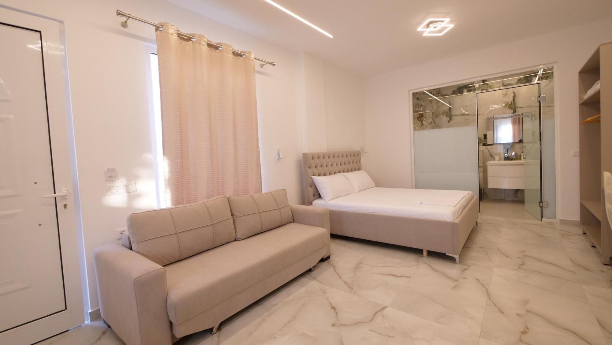 Blue Mare Apartments Sarandë Esterno foto