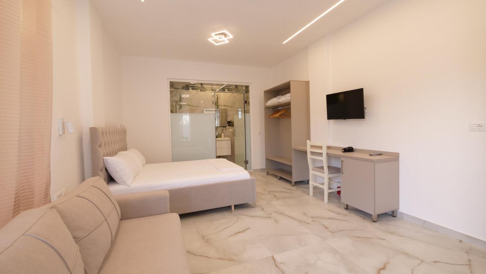 Blue Mare Apartments Sarandë Esterno foto