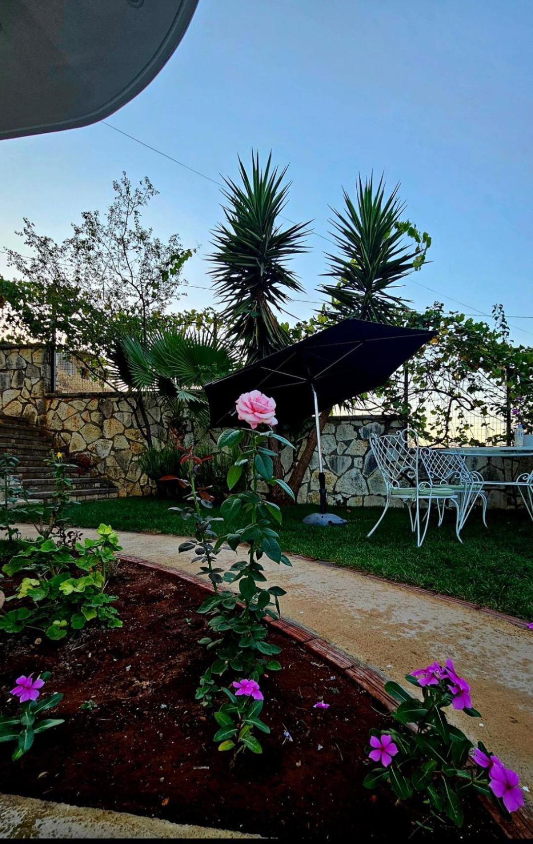 Blue Mare Apartments Sarandë Esterno foto