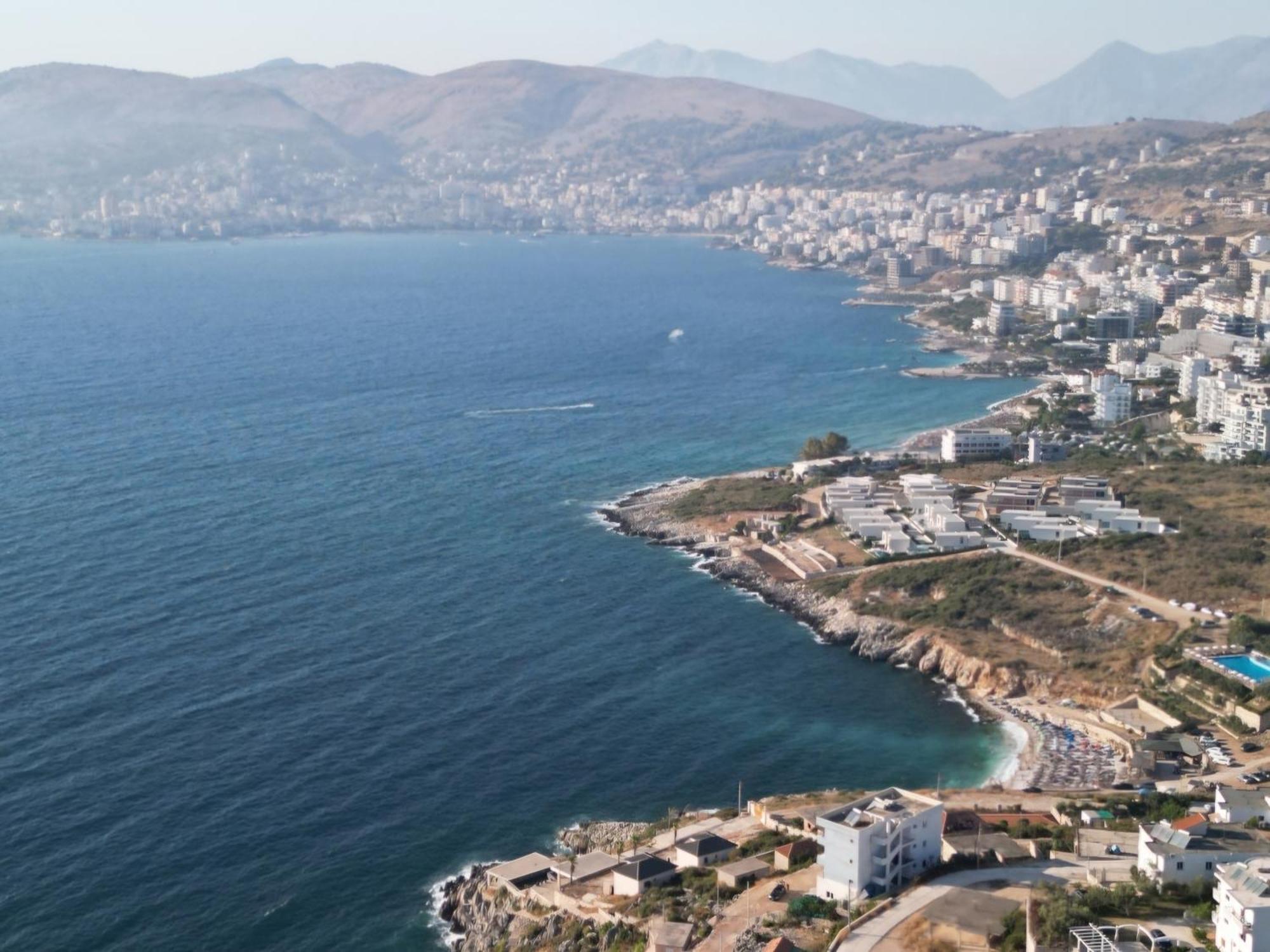 Blue Mare Apartments Sarandë Esterno foto