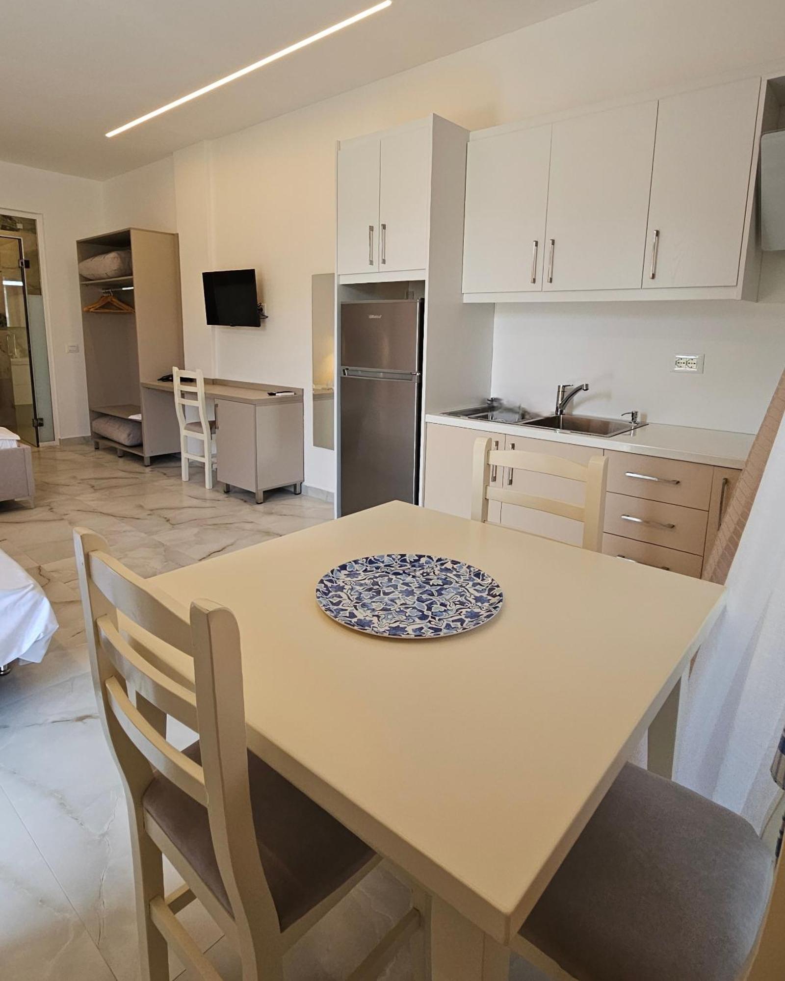 Blue Mare Apartments Sarandë Esterno foto